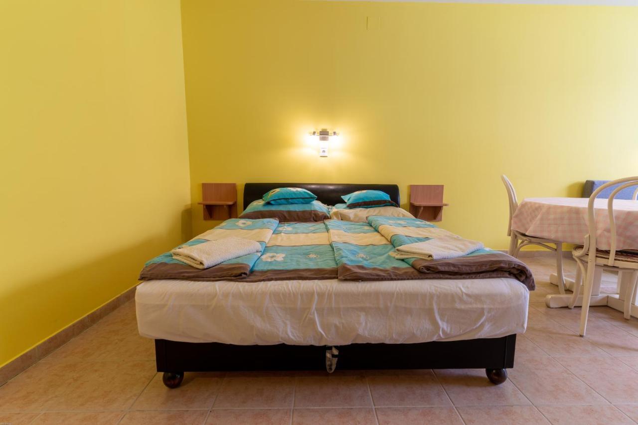 Izabella Panzio Bed & Breakfast ไฮจ์ดุสโซบอสโล ภายนอก รูปภาพ
