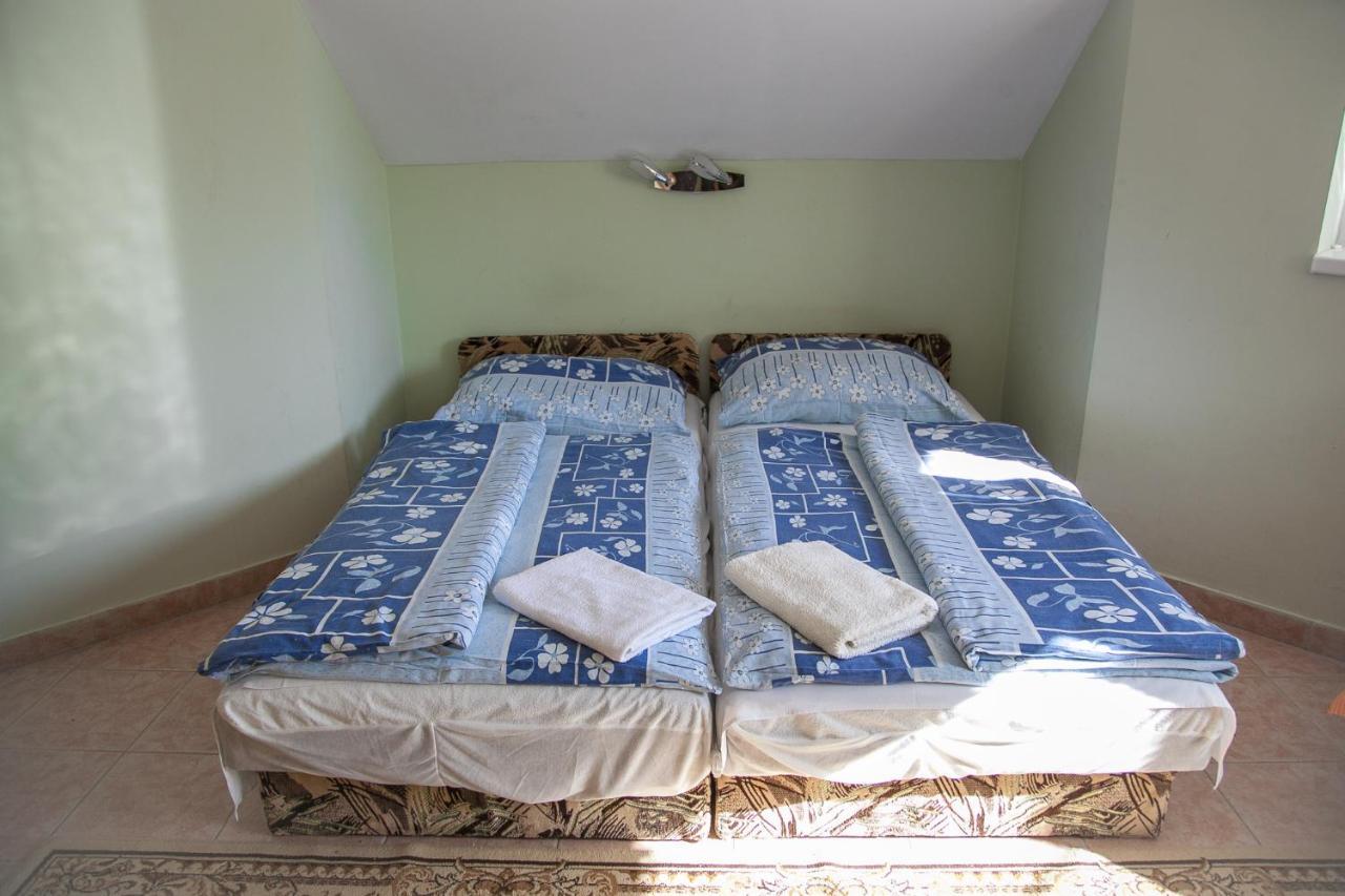 Izabella Panzio Bed & Breakfast ไฮจ์ดุสโซบอสโล ภายนอก รูปภาพ