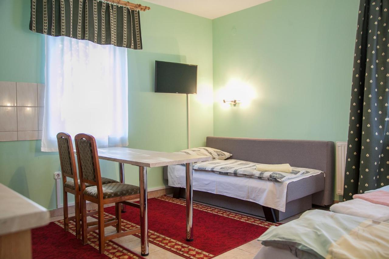 Izabella Panzio Bed & Breakfast ไฮจ์ดุสโซบอสโล ภายนอก รูปภาพ