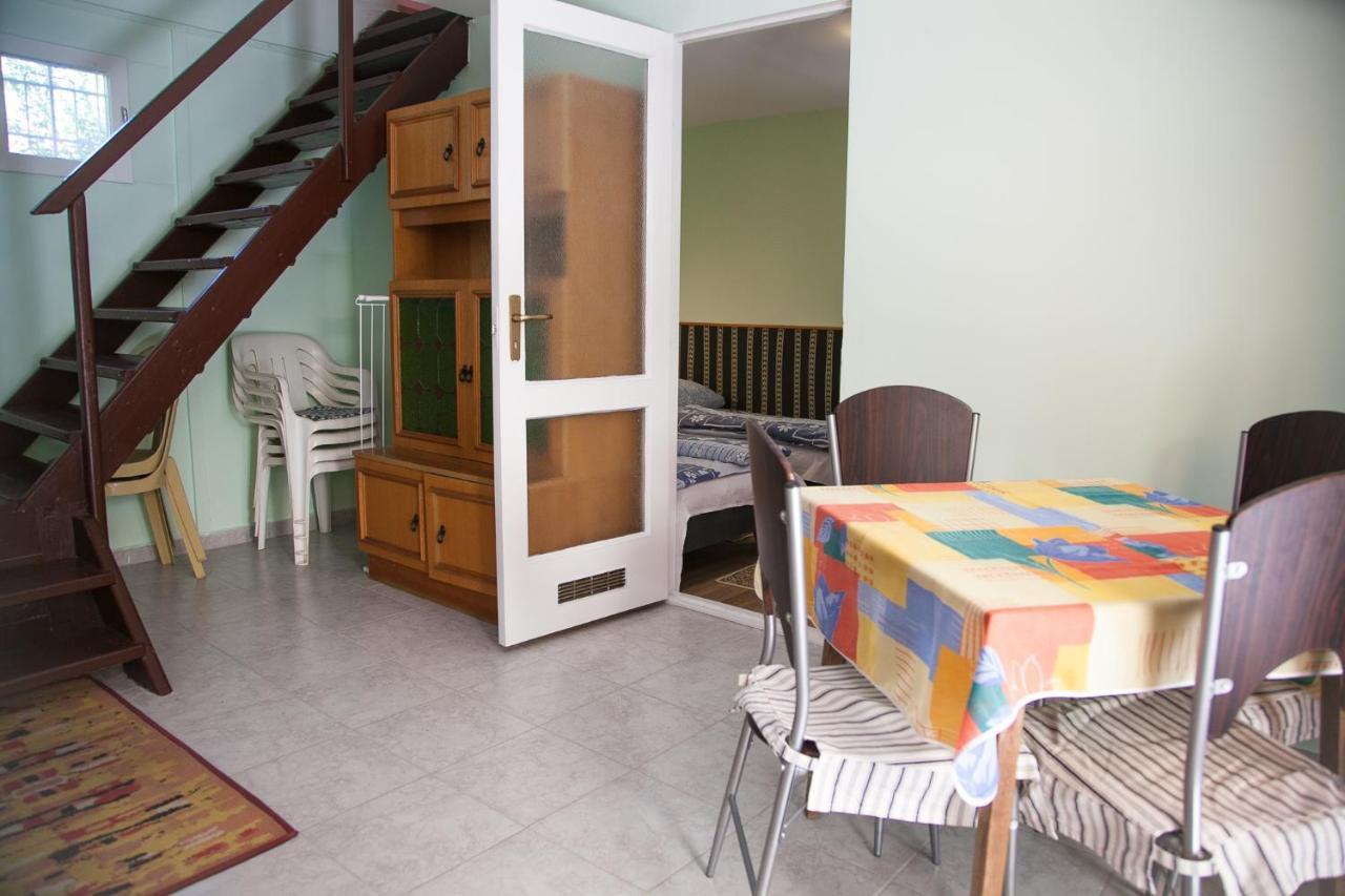 Izabella Panzio Bed & Breakfast ไฮจ์ดุสโซบอสโล ภายนอก รูปภาพ