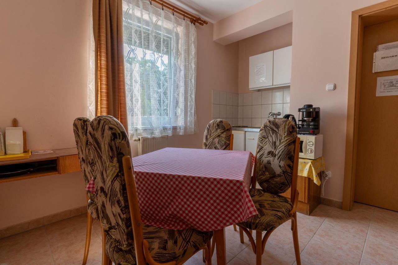Izabella Panzio Bed & Breakfast ไฮจ์ดุสโซบอสโล ภายนอก รูปภาพ