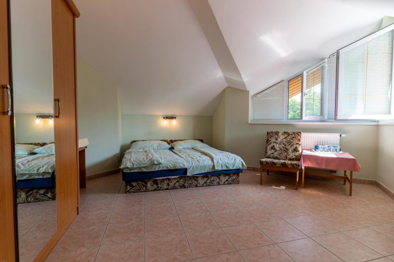 Izabella Panzio Bed & Breakfast ไฮจ์ดุสโซบอสโล ภายนอก รูปภาพ