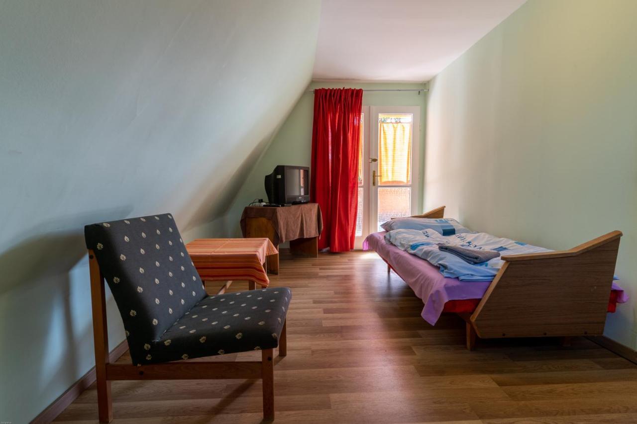 Izabella Panzio Bed & Breakfast ไฮจ์ดุสโซบอสโล ภายนอก รูปภาพ