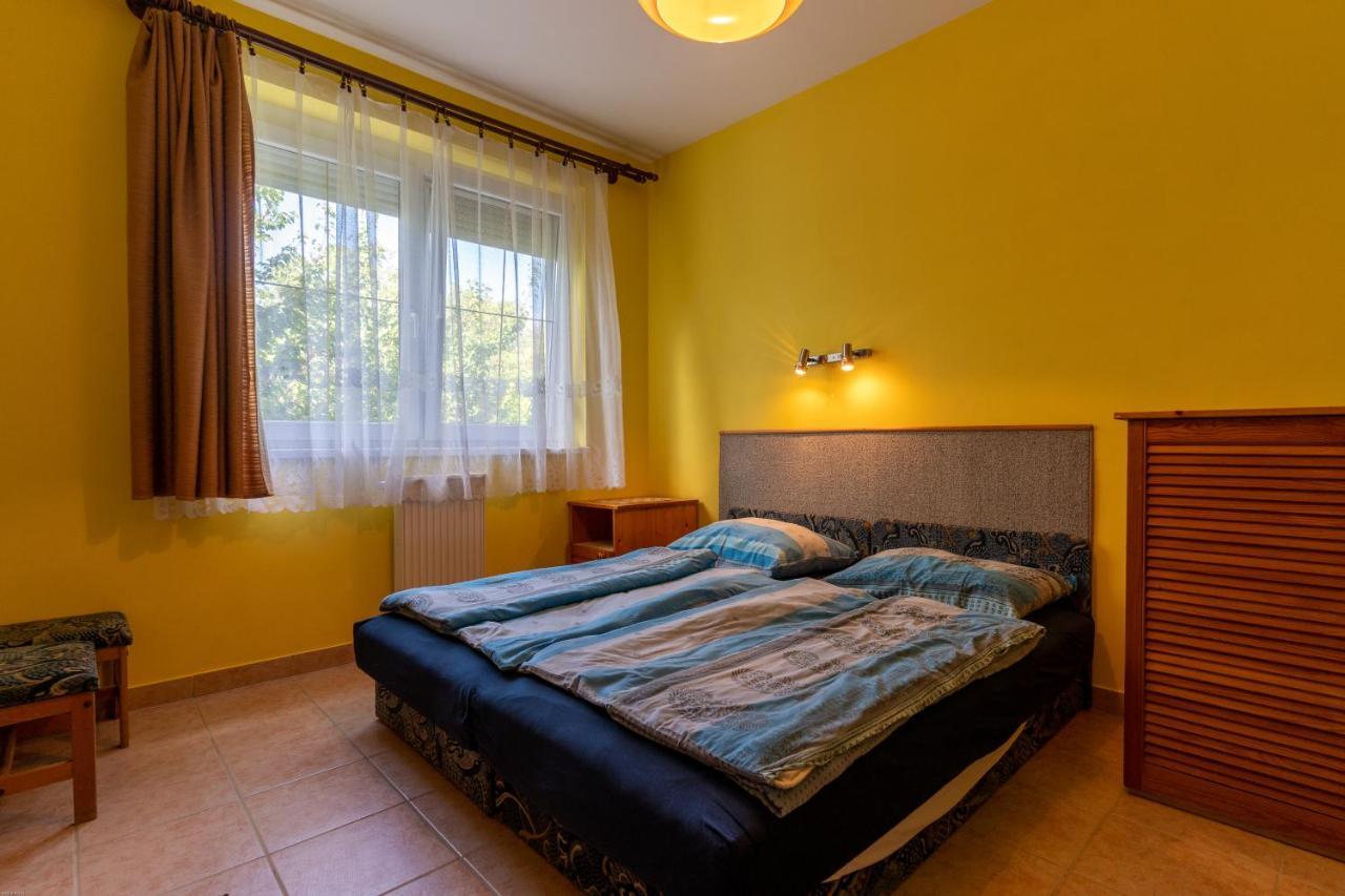 Izabella Panzio Bed & Breakfast ไฮจ์ดุสโซบอสโล ภายนอก รูปภาพ