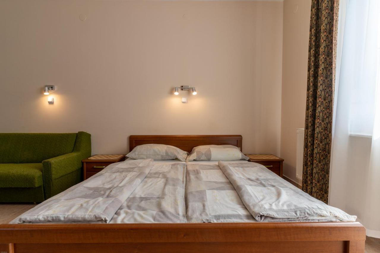 Izabella Panzio Bed & Breakfast ไฮจ์ดุสโซบอสโล ภายนอก รูปภาพ