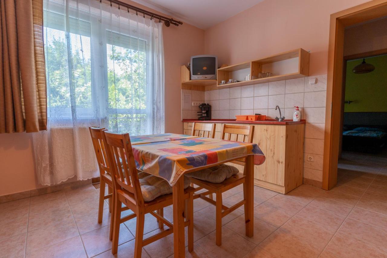 Izabella Panzio Bed & Breakfast ไฮจ์ดุสโซบอสโล ภายนอก รูปภาพ