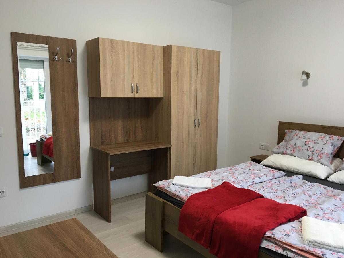 Izabella Panzio Bed & Breakfast ไฮจ์ดุสโซบอสโล ภายนอก รูปภาพ