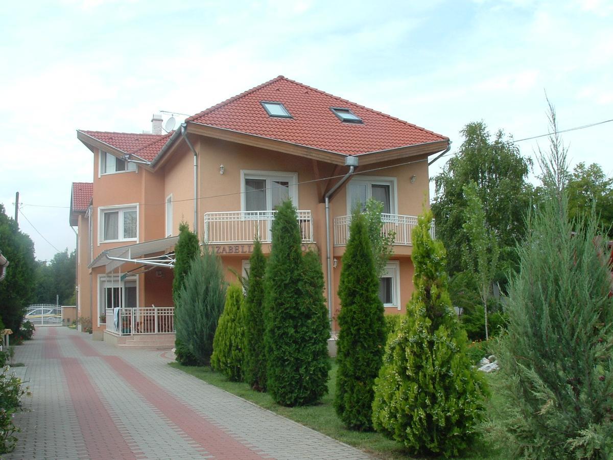 Izabella Panzio Bed & Breakfast ไฮจ์ดุสโซบอสโล ภายนอก รูปภาพ