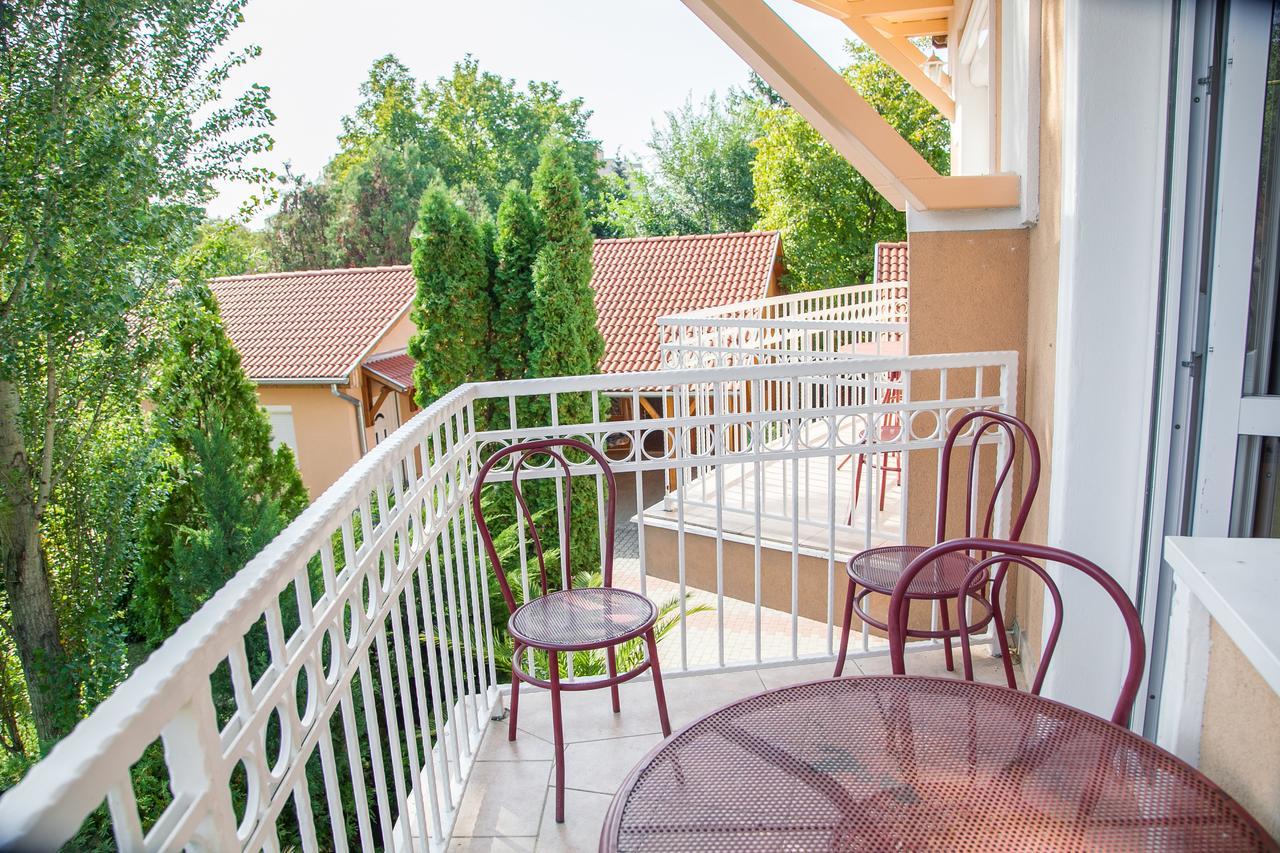 Izabella Panzio Bed & Breakfast ไฮจ์ดุสโซบอสโล ภายนอก รูปภาพ