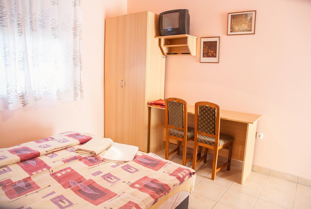 Izabella Panzio Bed & Breakfast ไฮจ์ดุสโซบอสโล ภายนอก รูปภาพ