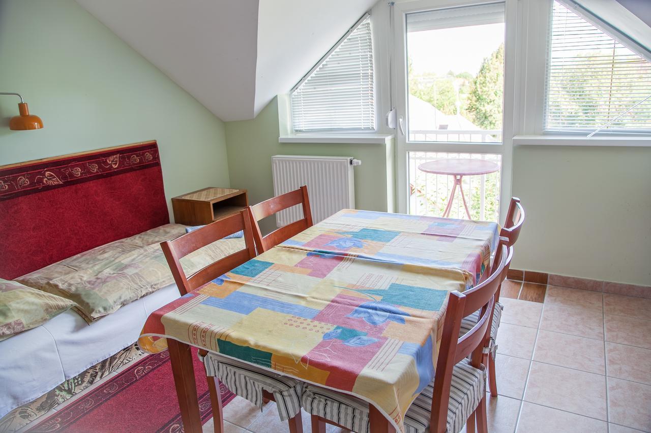 Izabella Panzio Bed & Breakfast ไฮจ์ดุสโซบอสโล ภายนอก รูปภาพ