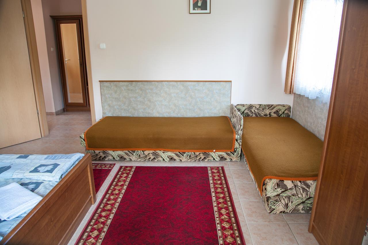 Izabella Panzio Bed & Breakfast ไฮจ์ดุสโซบอสโล ภายนอก รูปภาพ