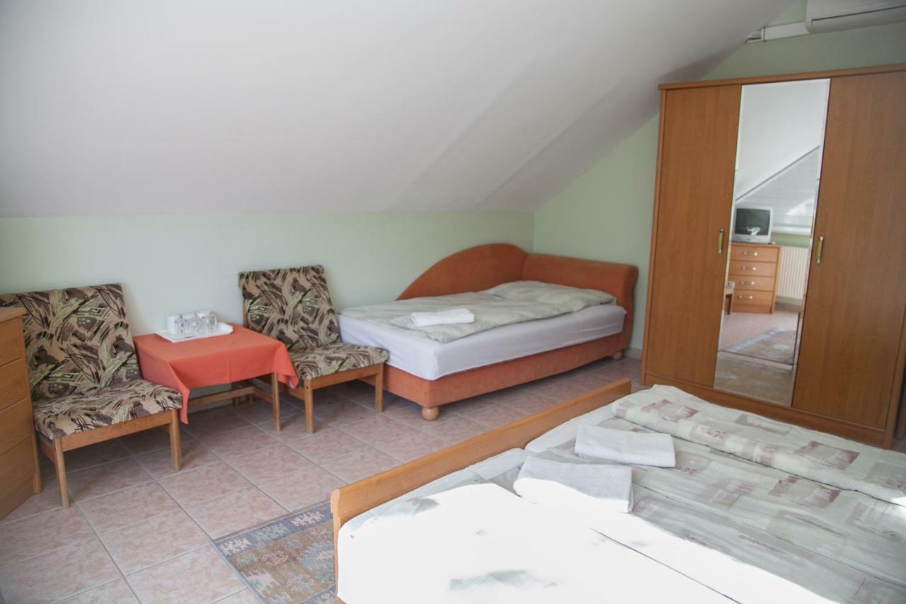 Izabella Panzio Bed & Breakfast ไฮจ์ดุสโซบอสโล ภายนอก รูปภาพ