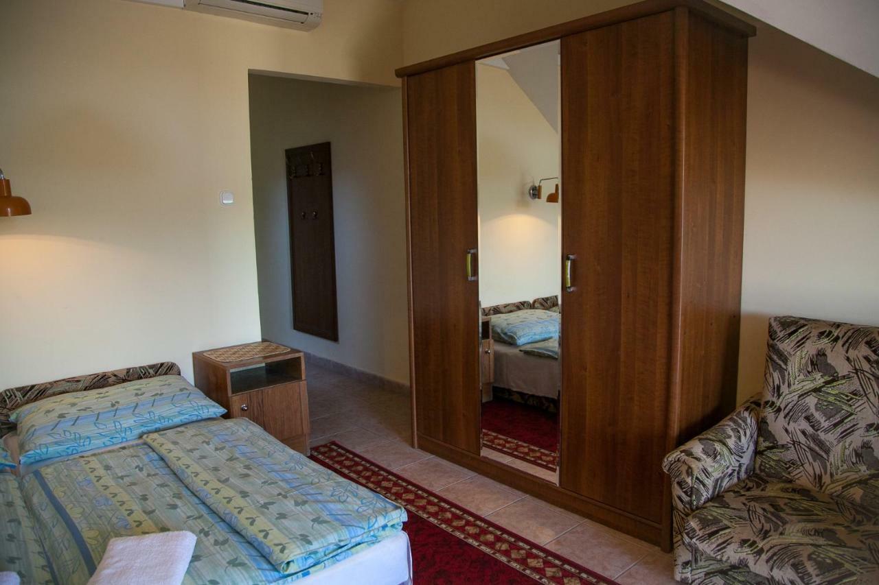 Izabella Panzio Bed & Breakfast ไฮจ์ดุสโซบอสโล ภายนอก รูปภาพ